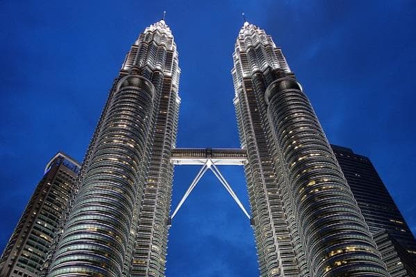 Vé máy bay Đà Nẵng đi Kuala Lumpur giá rẻ