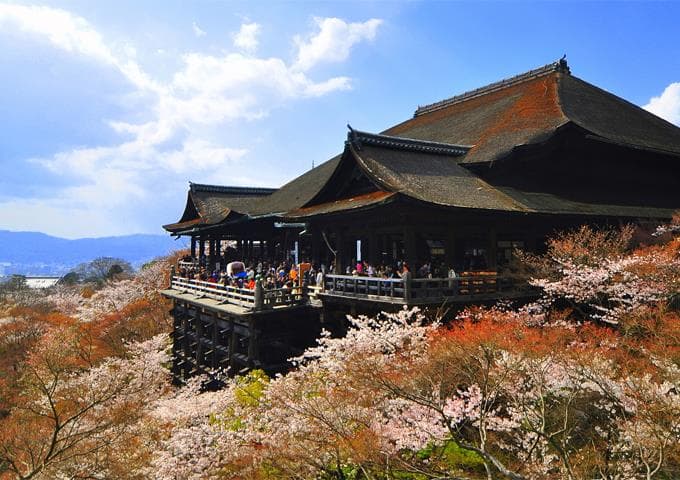 Vé máy bay Hà Nội đi Osaka giá rẻ