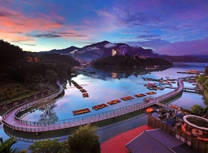 Vé máy bay đi Đài Trung giá rẻ