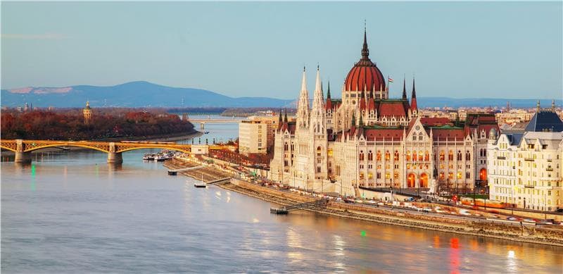 Vé máy bay giá rẻ đi Hungary