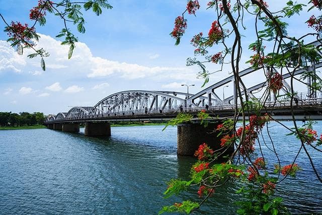 Tour tham quan thành phố Huế trong ngày - Superior - Code 502