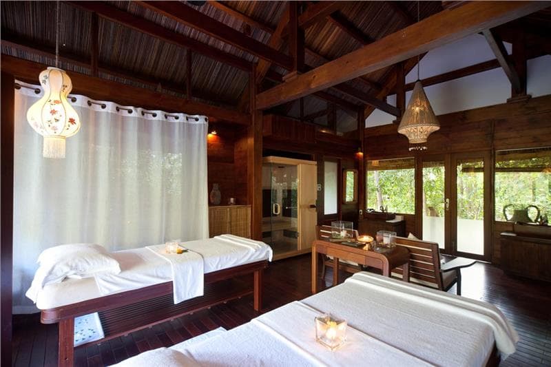 Top hàng đầu những khách sạn gần biển Nha Trang